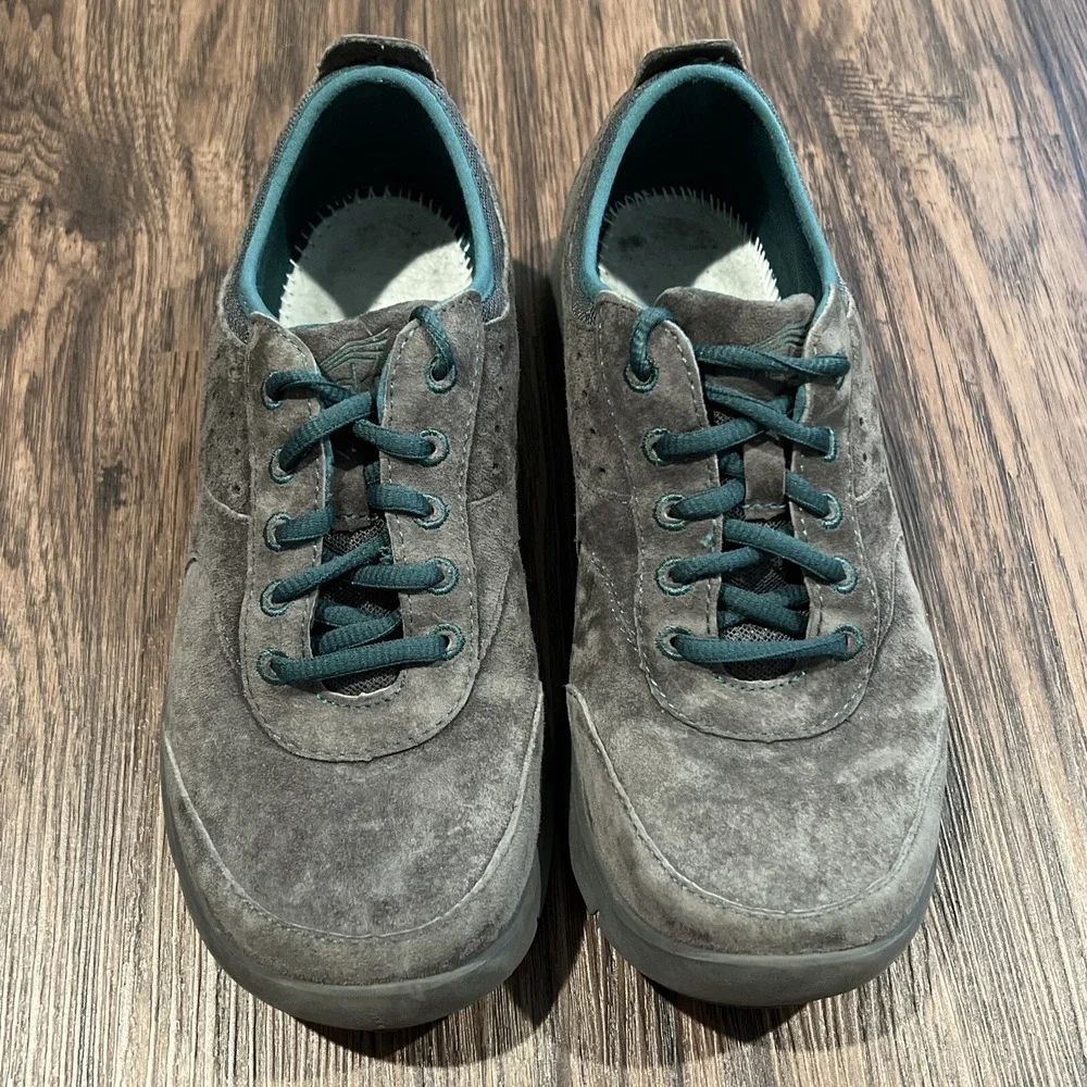 Dansko Womens Shoes Sneakers Gray Size US38 Suede Athletic Walking Running